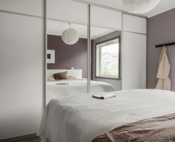 almari design in room