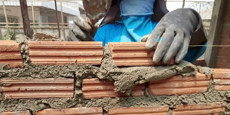 Single brick walls used for interior partitions, room separation, boundary walls, and lightweight construction projects.